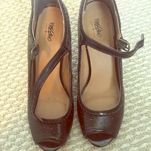 Pumps with block heel